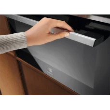 Мікрохвильова піч Electrolux EVM8E09X