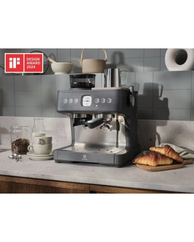 Кавомашина Electrolux E8EC1-8BP